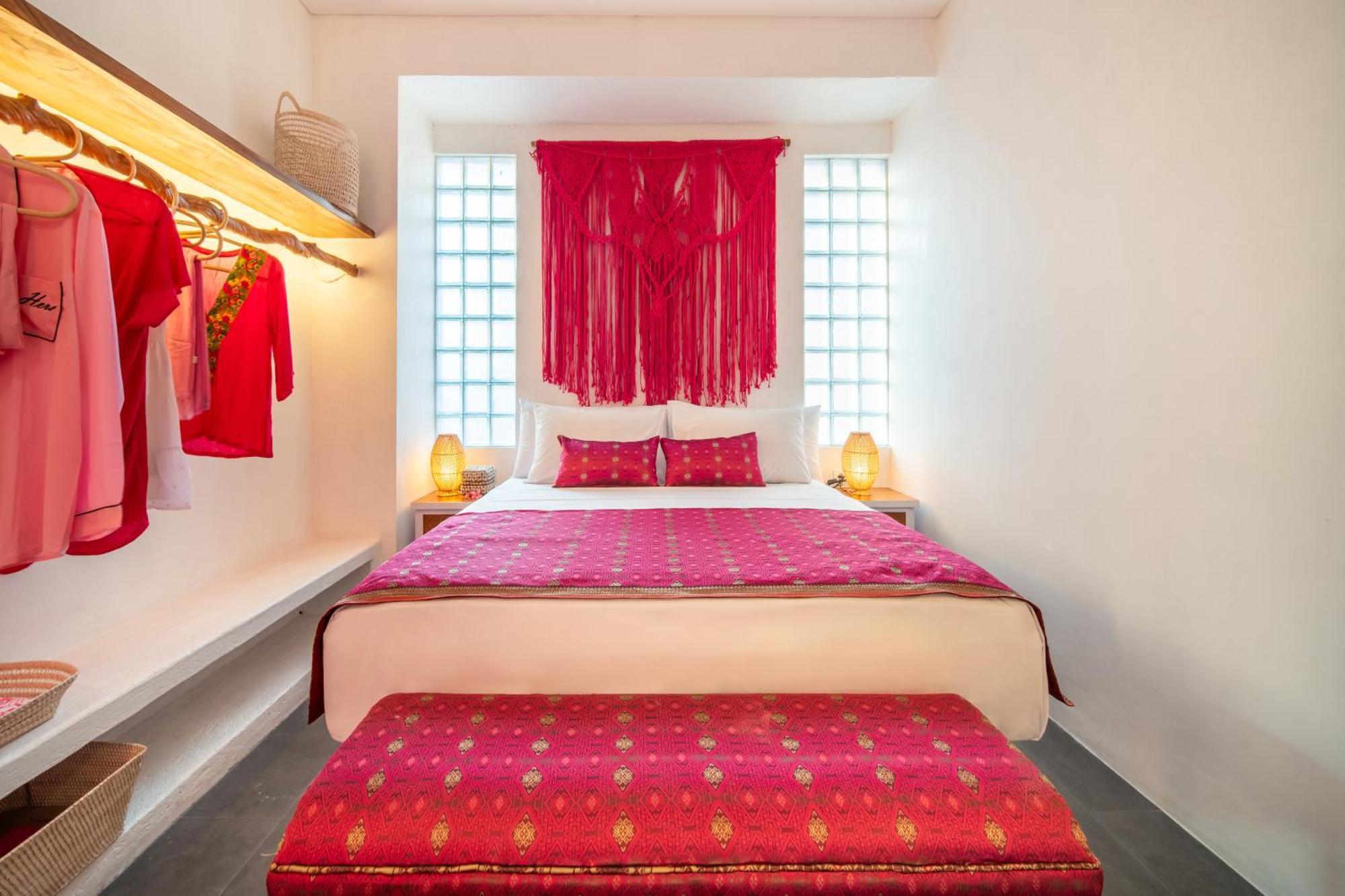 Pinkprivate Balangan - For Cool Adults Only Bed & Breakfast Jimbaran  Exterior photo