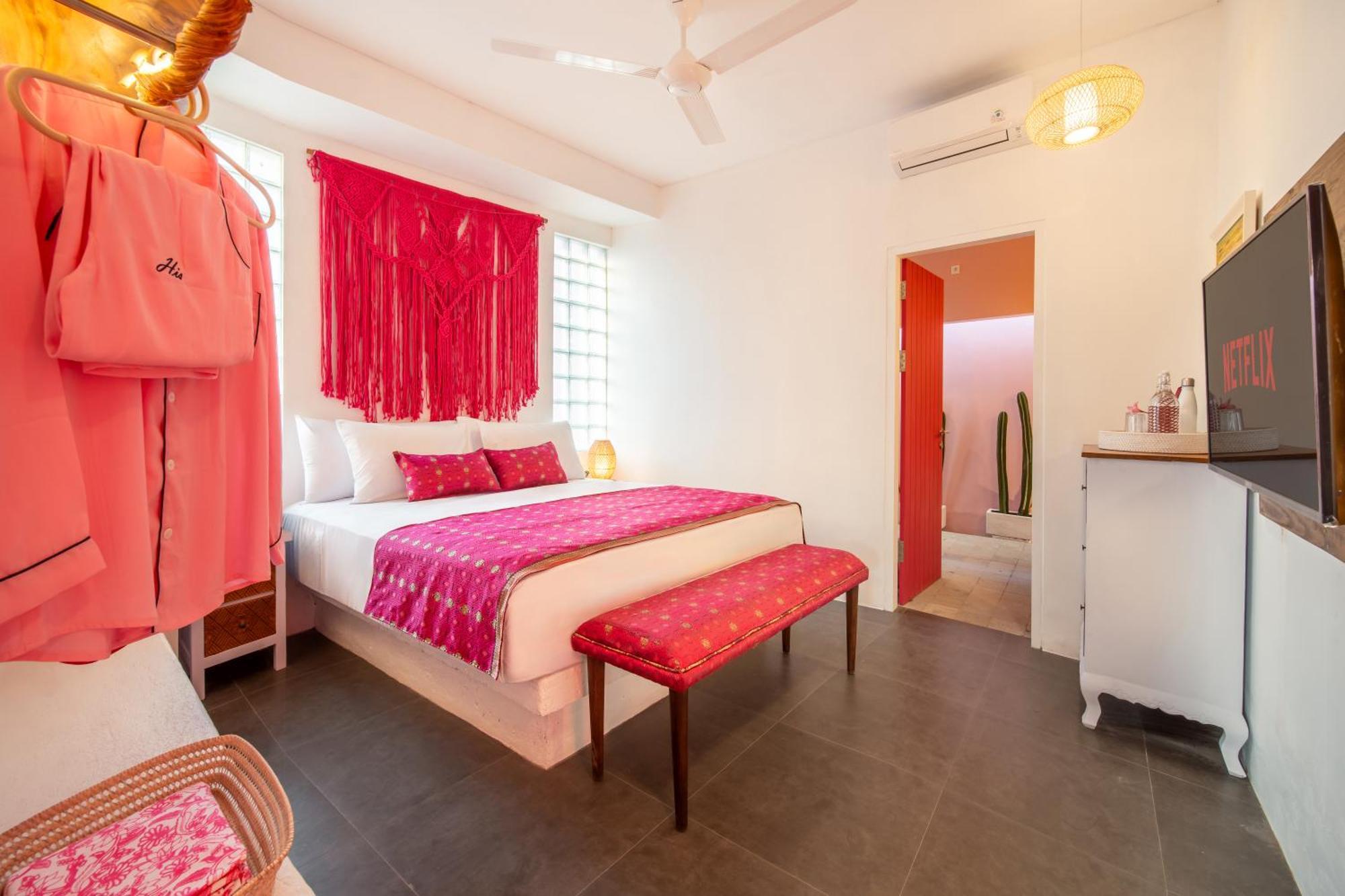 Pinkprivate Balangan - For Cool Adults Only Bed & Breakfast Jimbaran  Exterior photo
