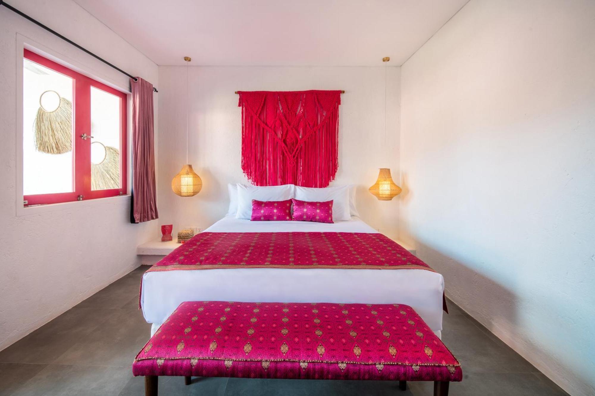 Pinkprivate Balangan - For Cool Adults Only Bed & Breakfast Jimbaran  Exterior photo